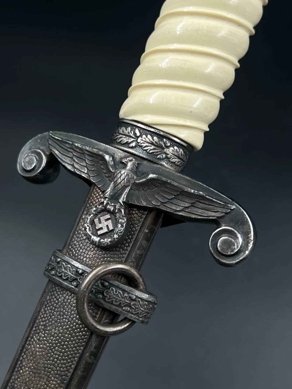 Пехотный (армейский) кортик обр. 1935 г. Alcoso Solingen. Вариант с высоким рельефом крыльев. От Алексея С.