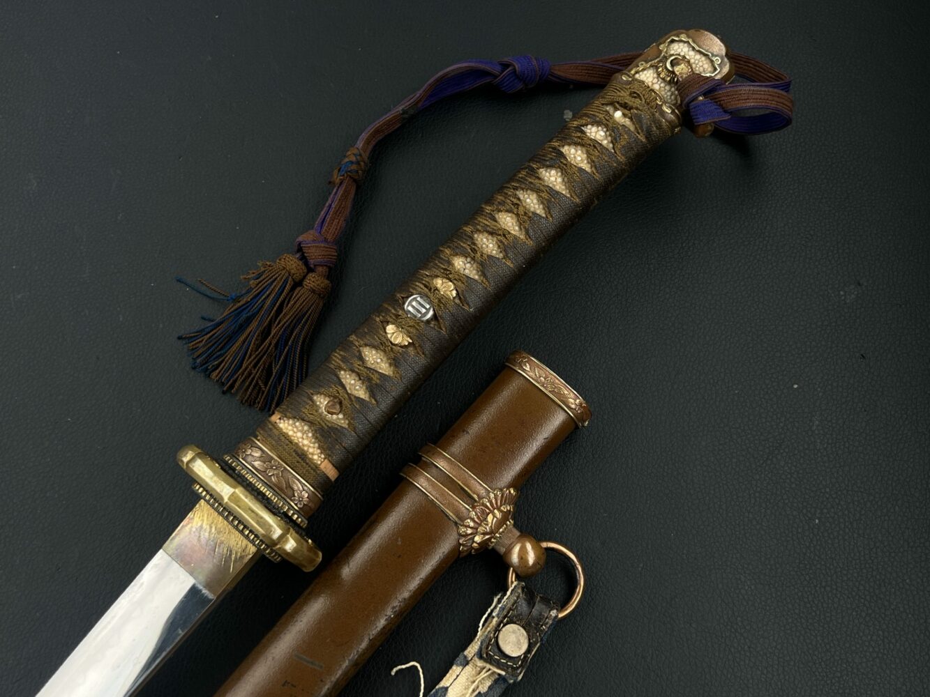 Офицерский меч Син-Гунто с фамильным моном. В комплекте. От Алексея С.