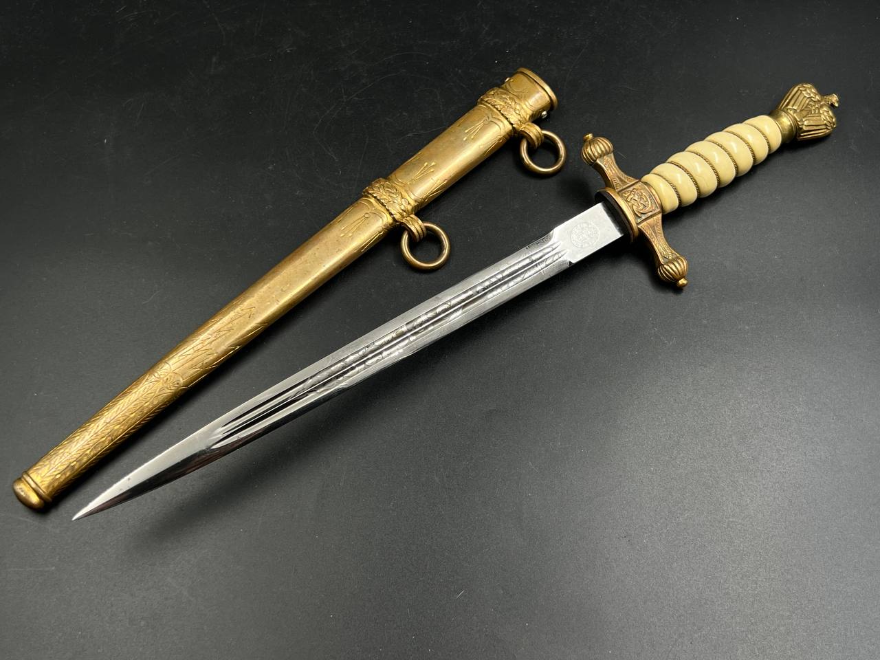 Морской кортик обр. 1938 г. [E. & F. Horster]. От Алексея С.