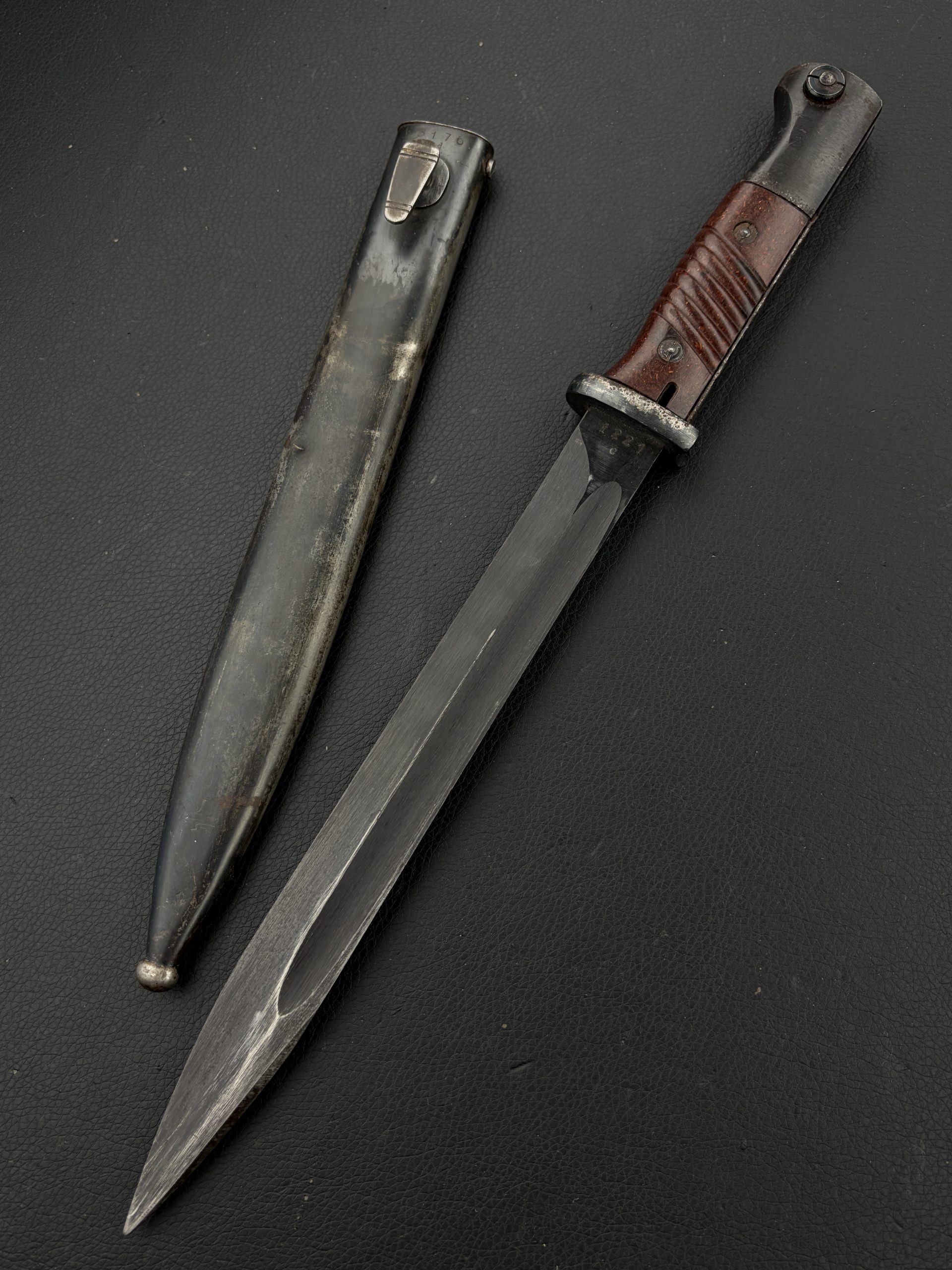 Штык к винтовке системы Маузера (1934 / 45 гг.). Номера не совпадают. От Алексея С.